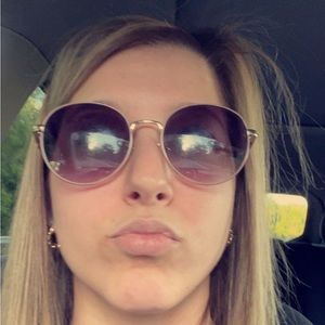 Meet your Posher, Kyra